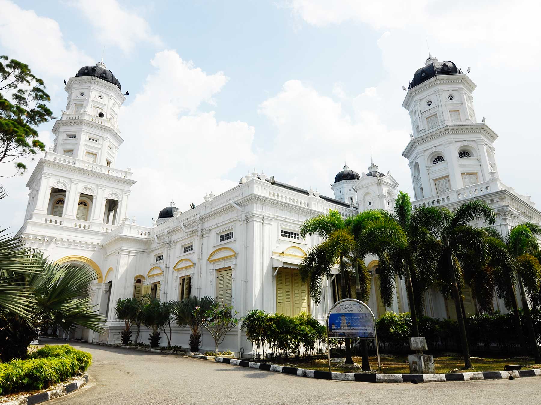 Tourism Johor - Johor Premium Outlets (atau JPO) merupakan