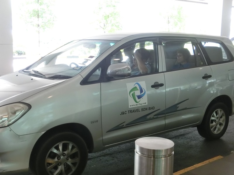 Changi Airport to Johor Bahru (Innova, Starex, Alphard)